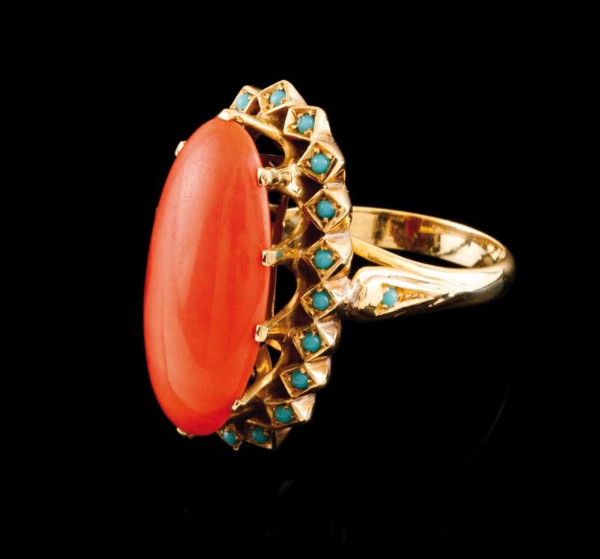A ring Gold set with small blue beads and one oval coral cabochon Assay mark (1938-1984) (wear