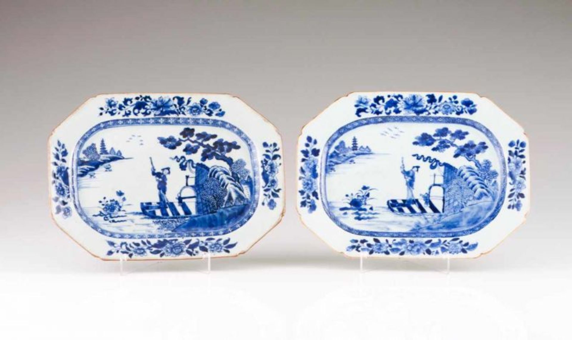 A pair of octogonal dishes Chinese export porcelain Blue decoration depicting boatman Qianlong