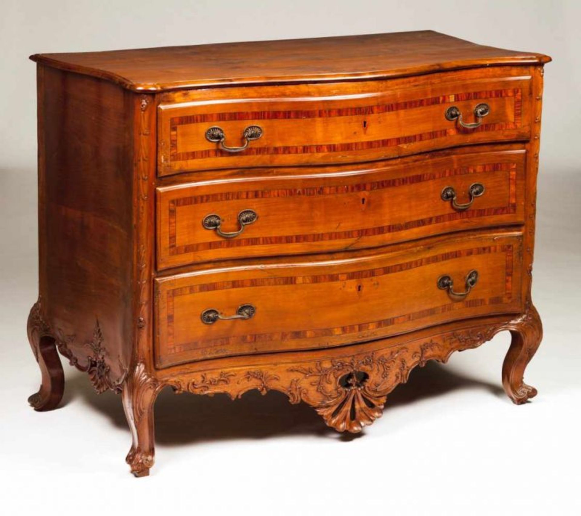 A D. José (1750-1777)/ D. Maria (1777-1816) commode Cherrywood Kingwood marquetry decoration Carved