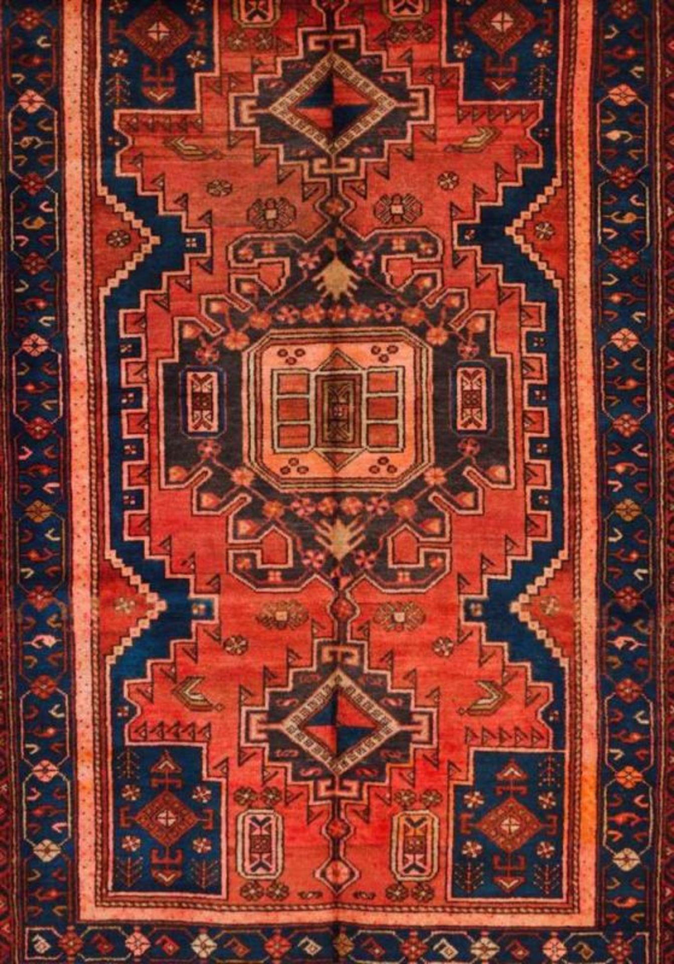 A Hamadan carpet, Iran Cotton and wool Geometric decoration in blue, red and orange 200x125 cm