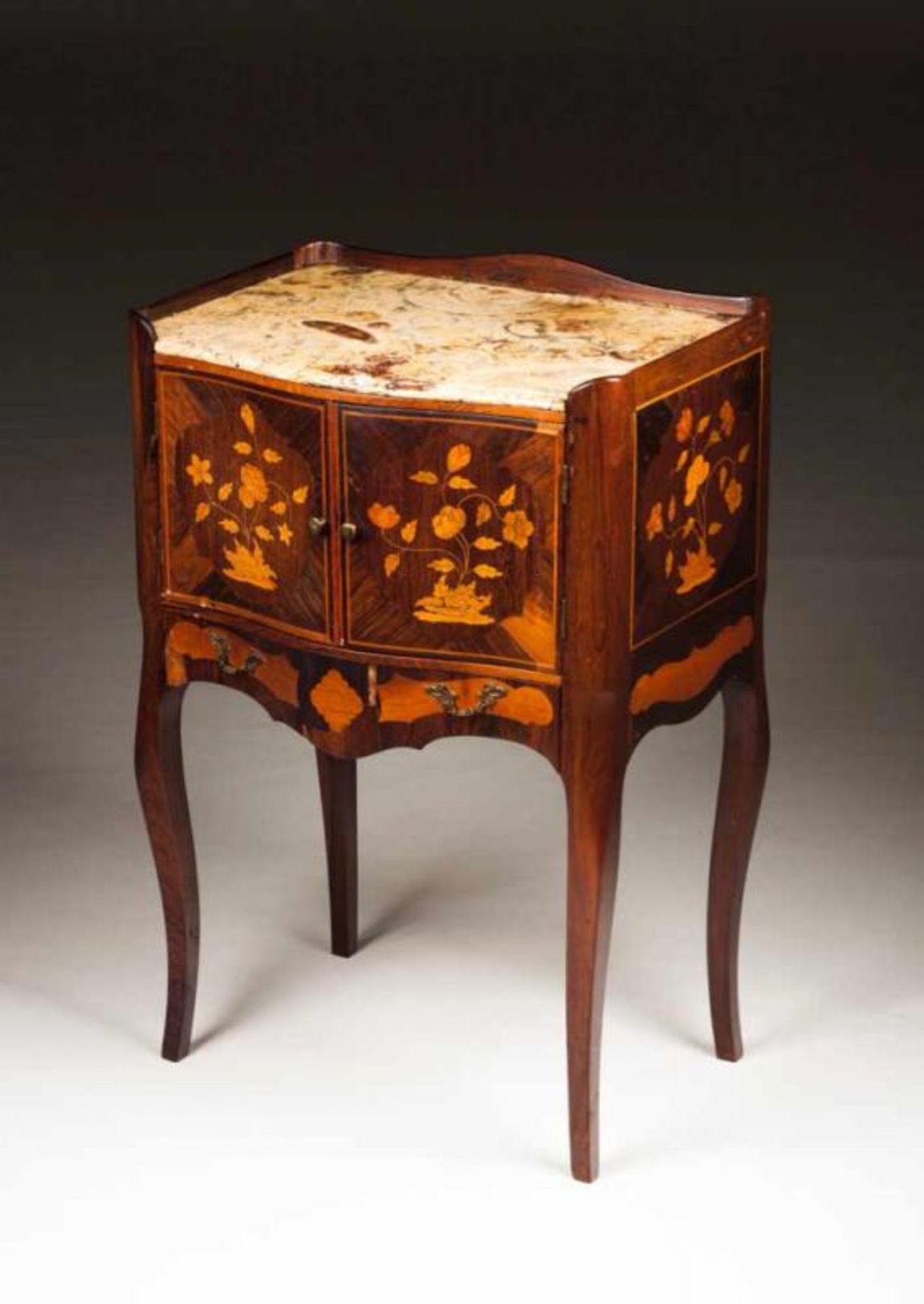 A D. José (1750-1777)/ D. Maria (1777-1816) side table Rosewood Marquetry decoration with floral