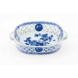 A pierced basket Chinese export porcelain Cobalt blue decoration (qinghua) depicting flowers
