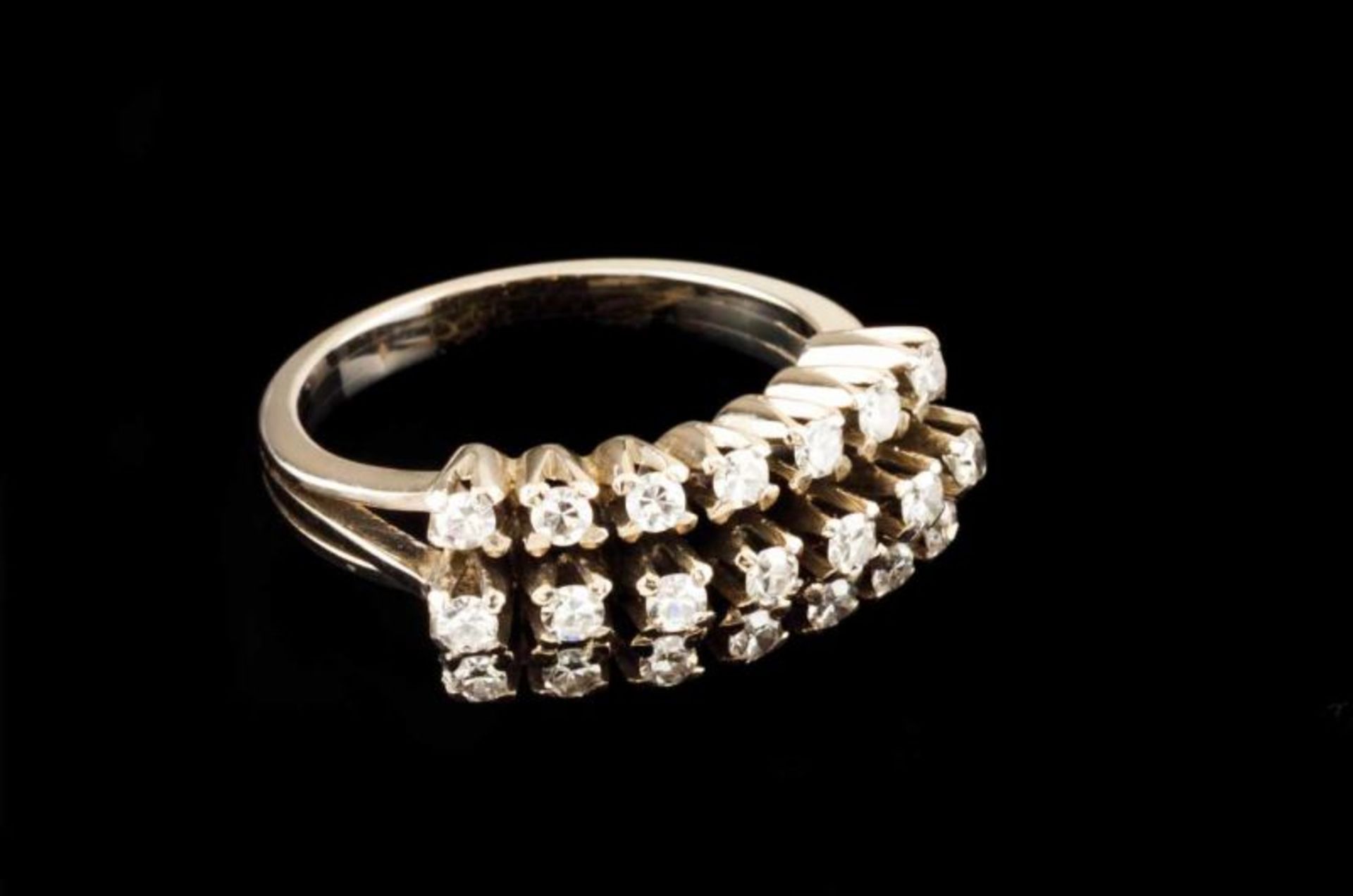 A ring White gold set with three rows of brilliant cut diamonds (ca. 0,50ct) Portuguese assay marks