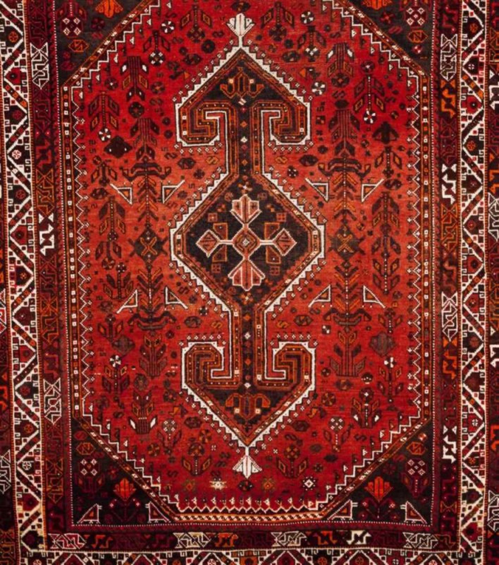 A Kashka carpet, Iran Cotton and wool geometric decoration in brown and beige 200x155 cm