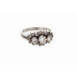 A ring Set in white gold with single cut and three brilliant cut diamonds (ca. 0,65cttw)