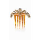 A Romantic comb Silver gilt decorated in relief, scalloped and chiseled representing flowers and