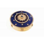 A vertu box 18kt gold partly enameled in cobalt blue, decorated with five-pointed stars and one