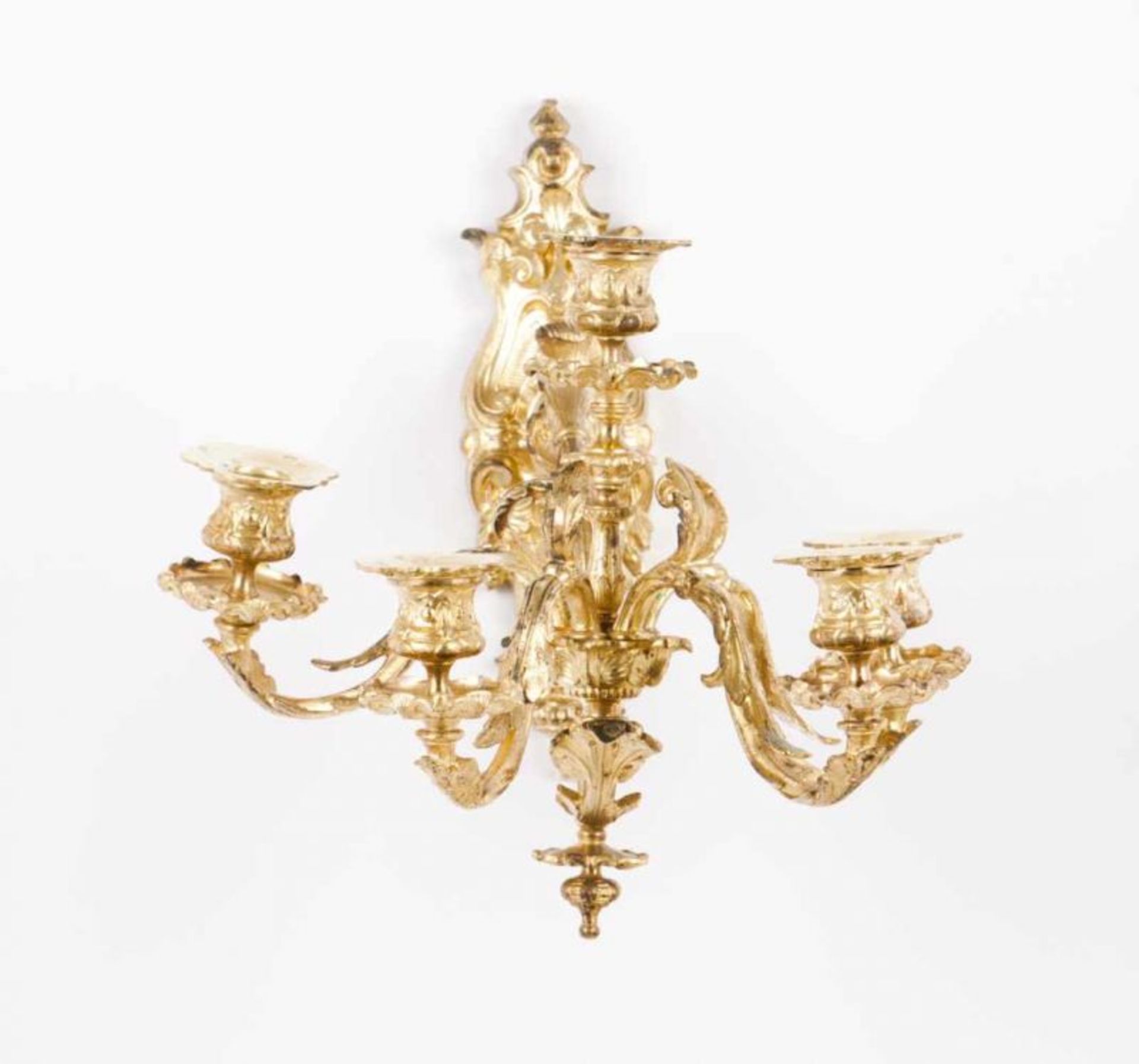 A pair of five-light wall sconces in the Louis XVI Style Chiselled and gilt bronze Decorated with - Bild 2 aus 2