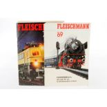 2 Fleischmann Kataloge 1969 und 1976, Alterungsspuren 19.50 % buyer's premium on the hammer price