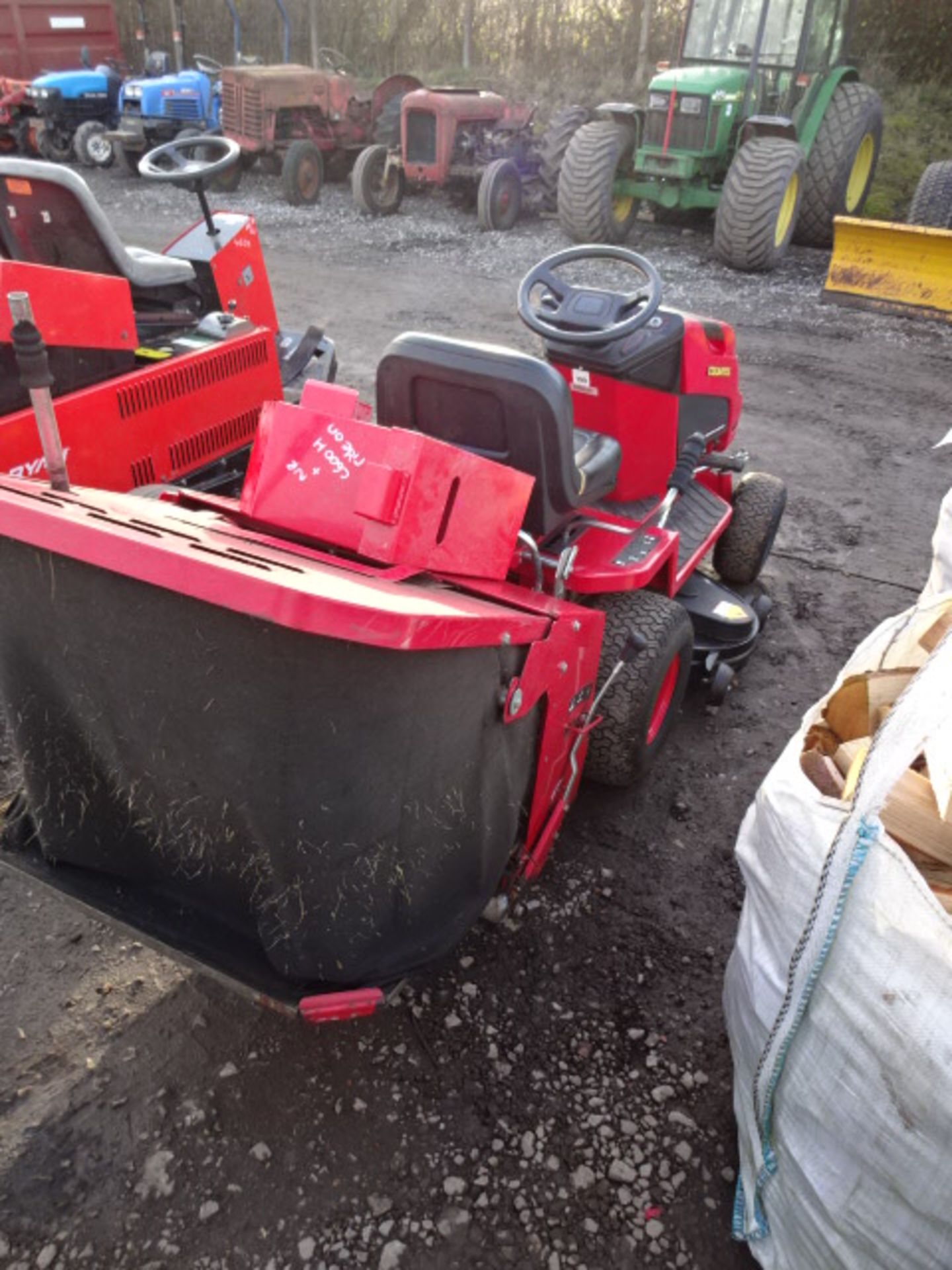 2012 COUNTAX C600H ride on mower c/w collector & wheel clamp (s/n 20402) (RDM) - Image 6 of 7