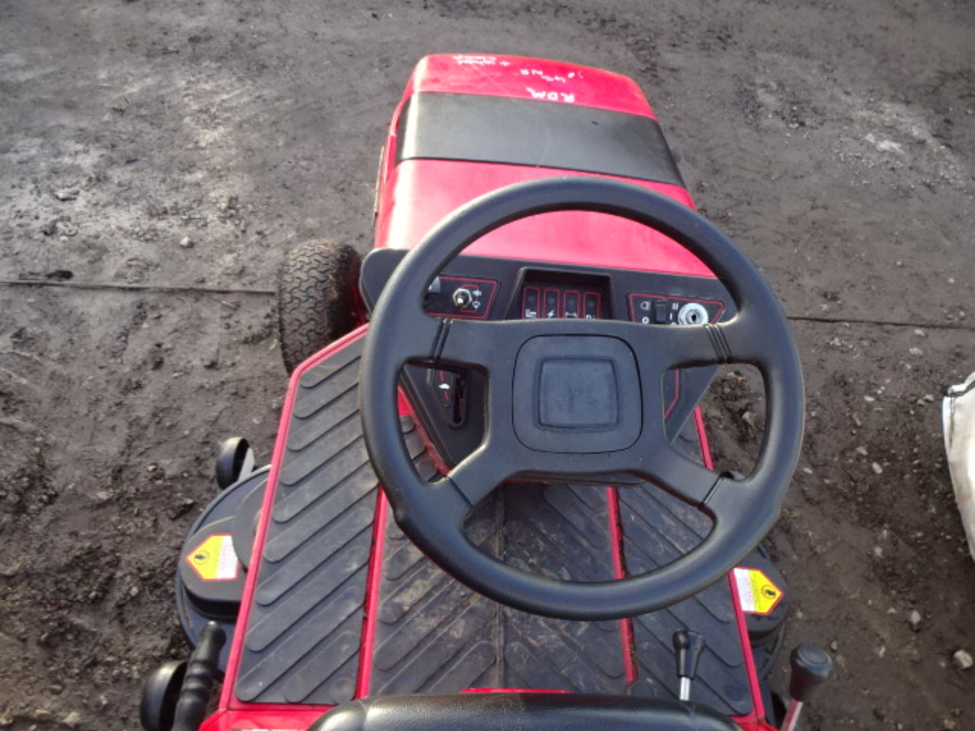 2012 COUNTAX C600H ride on mower c/w collector & wheel clamp (s/n 20402) (RDM) - Image 4 of 7