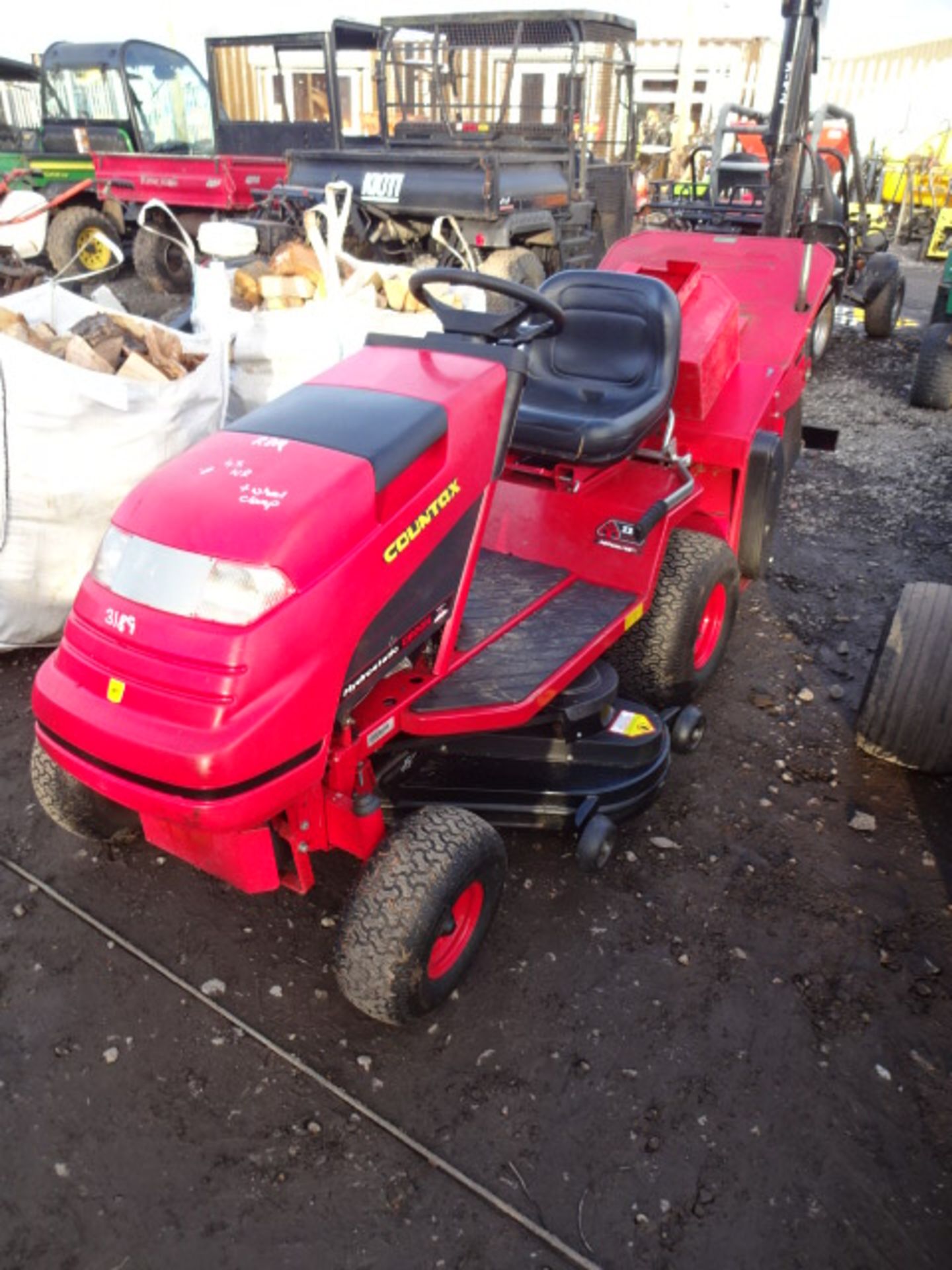 2012 COUNTAX C600H ride on mower c/w collector & wheel clamp (s/n 20402) (RDM) - Image 2 of 7