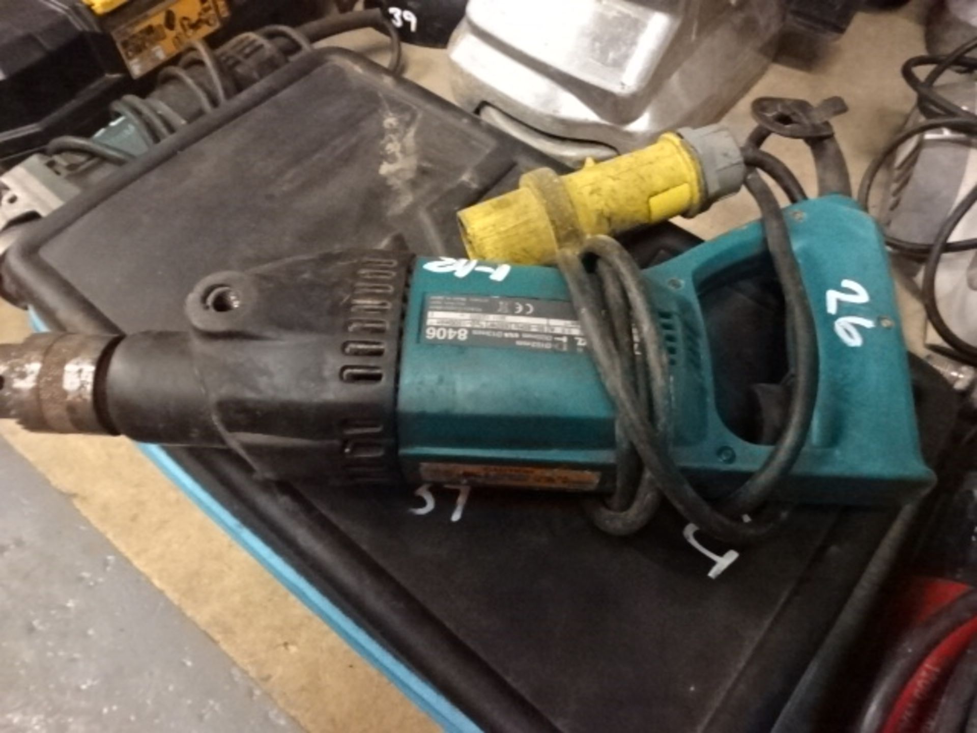 MAKITA BHR200 cordless drill c/w case (no batteries)