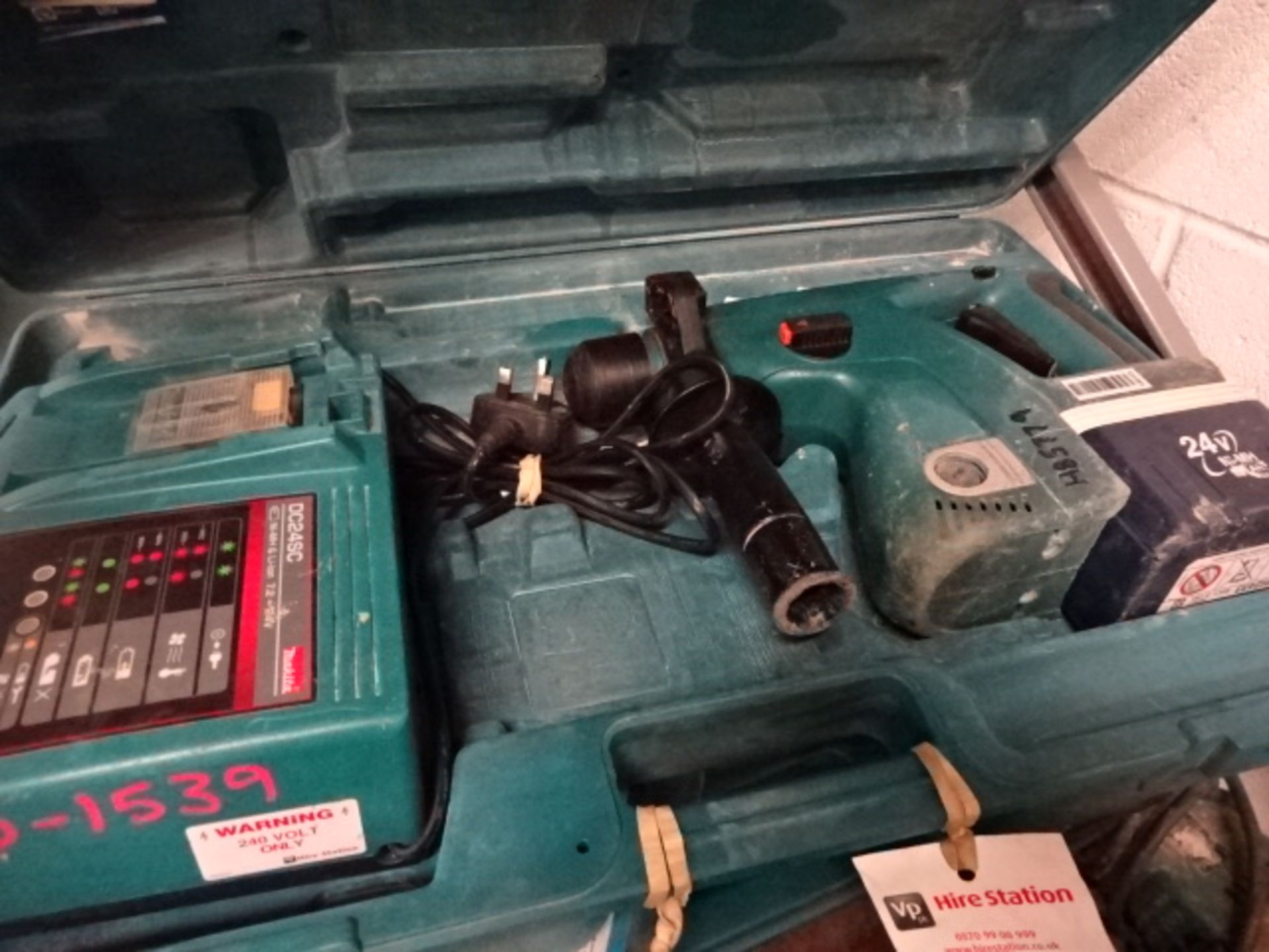 HILTI TE706 AVR 110v breaker c/w case