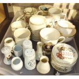 Tray of commemorative and crested ware