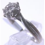 18ct white gold 0.26ct diamond cluster r