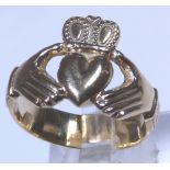 9 ct Claddagh gold ring fully hallmarked for Dublin, 6.