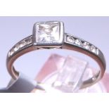 9ct dress ring,