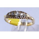 18ct gold antique 5 stone diamond ring,