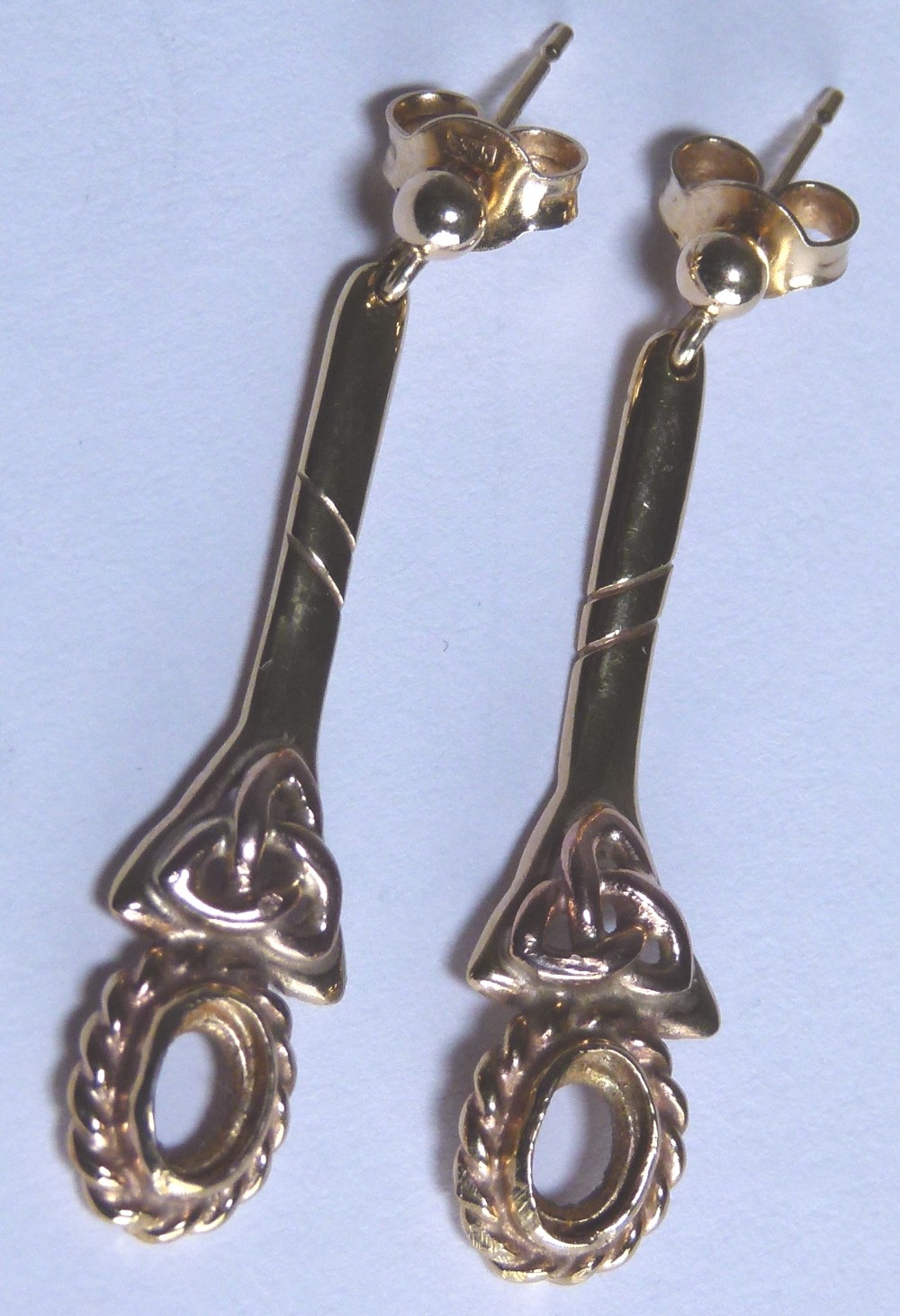 Welsh gold pendant earrings in 9ct gold, A/F,