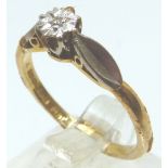 18ct yellow gold diamond solitaire ring, 3.