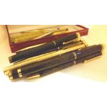 Gold plated Shaeffer pen set with 14ct gold nib fountain pen,