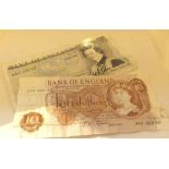 Somerset £5 note and 10 shilling note