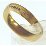 18ct gold wedding band, 2.