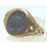 9ct gold gents Centurion head ring, size