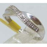 9ct white gold crossover ring,