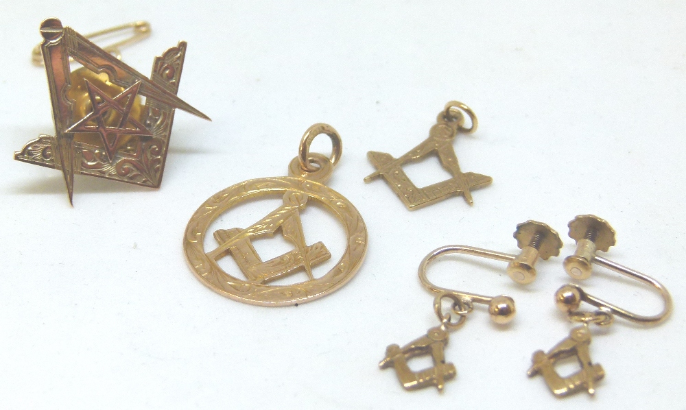 Collection of 9ct gold Masonic gents jewellery,