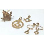 Collection of 9ct gold Masonic gents jewellery,