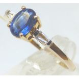 New old stock 9ct gold kyanite and sapphire ring and certificate,