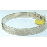 Sterling silver vintage 1968 solid hinged bangle