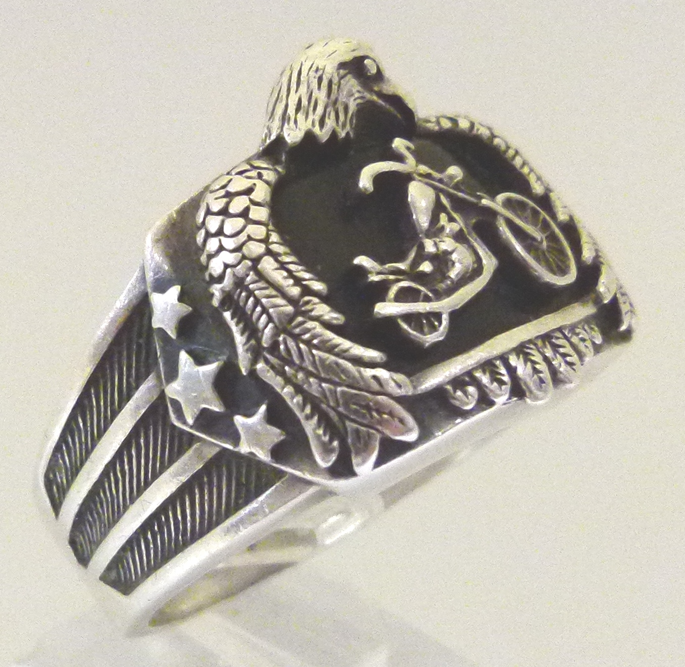 Harley Davidson sterling silver ring with Ride Hard Live Free inscribed to inner,