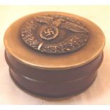 Snuff box with German markings D: 7 cm