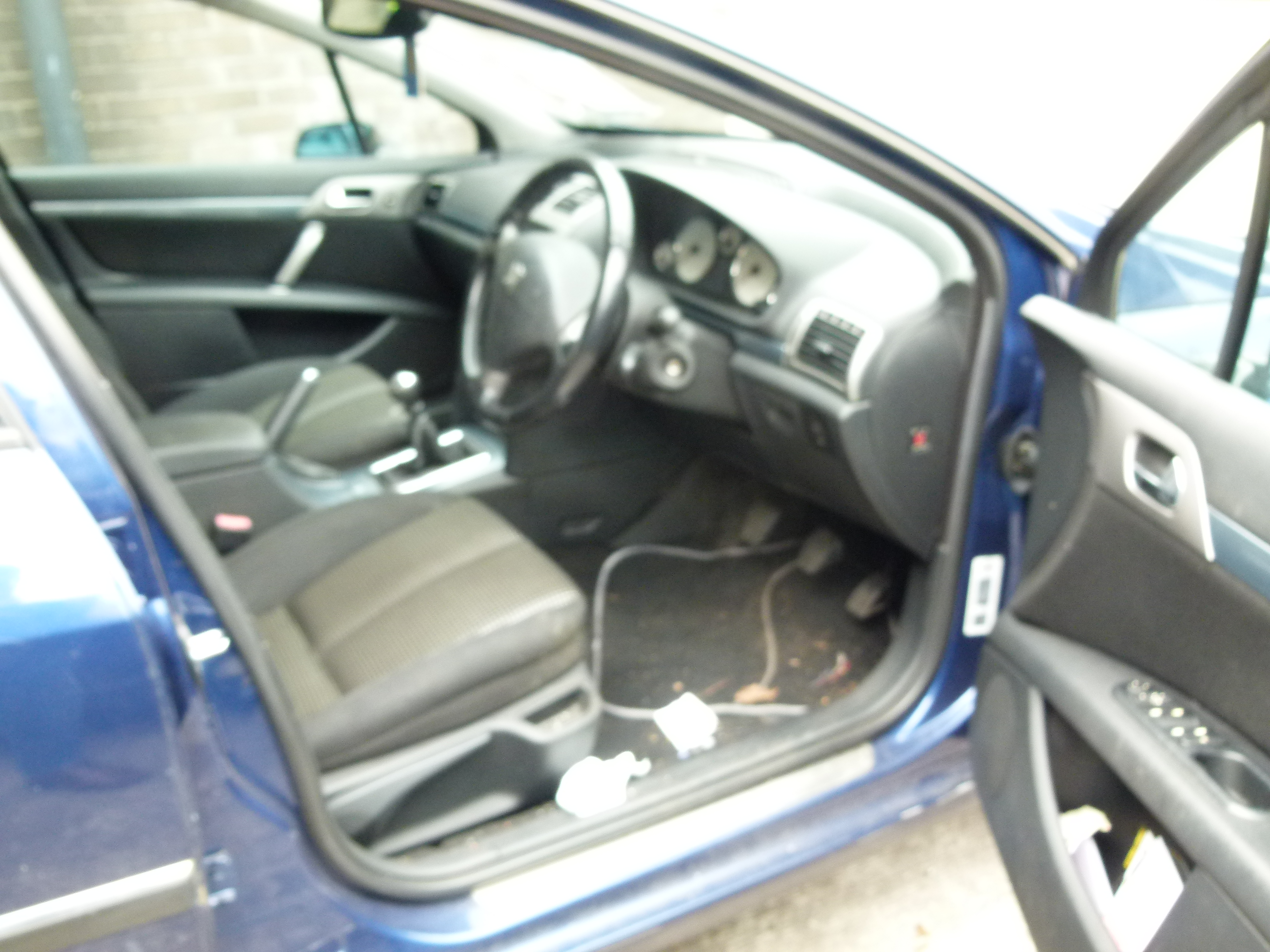 Blue Peugeot 407, four door saloon car, manual gear box, no key or log book, - Bild 3 aus 5