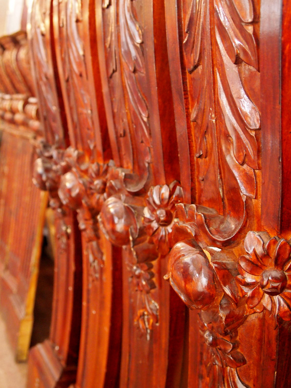Victorian carved decorative wooden pillars from Albert Hall, - Image 4 of 4