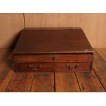 Victorian mahogany writing slope with pine lined storage drawers H : 26 cm