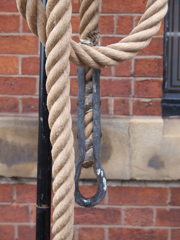 20thC natural cotton school gym rope with steel ends L : 400 cm - Image 3 of 4