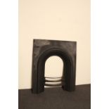 Victorian cast iron arched insert with simple patterned arched border H: 97 W: 80 cm