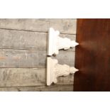 A pair of Victorian style plaster corbels with flower design H : 24 cm