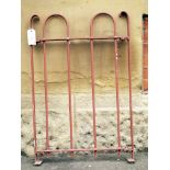 An iron hoop top garden railing H: 94 W: 62 cm