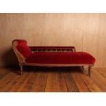 Victorian chaise longe with red velvet upholstery H : 73/42 L : 160 cm