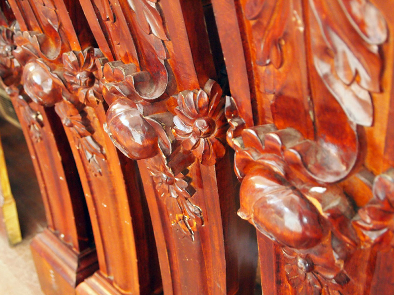 Victorian carved decorative wooden pillars from Albert Hall, - Image 3 of 4
