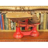 Antique cast red kitchen scales with weight stack H : 20 W : 26 cm
