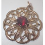 9ct gold vintage 1965 garnet set pendant