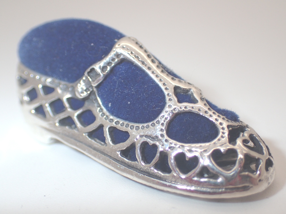 Silver shoe pin cushion, L: 4 cm