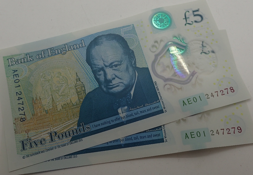 Two consecutive £5 notes, AE01 247274 an