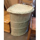 Corner woven blanket box